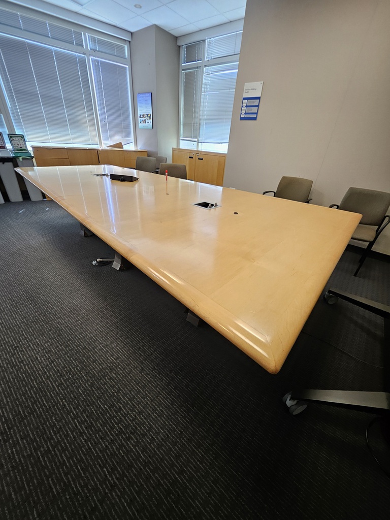 Conf table maple 10ft