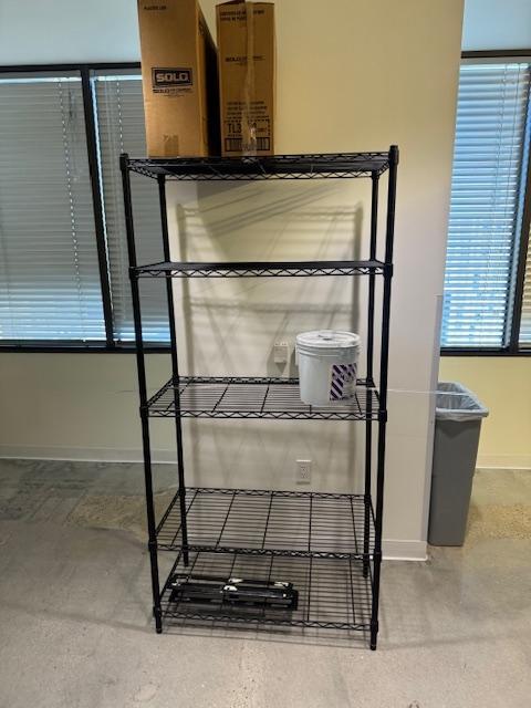 BLACK METAL WIRE SHELF