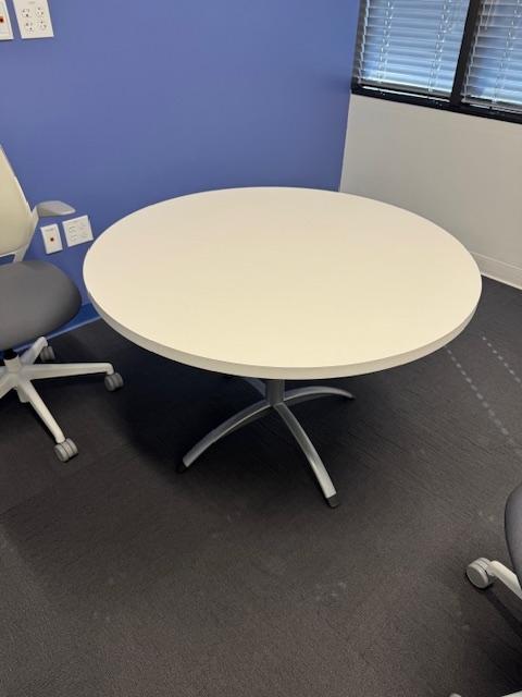 42" ROUND TABLE