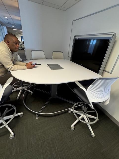 5'6x5' BAR HEIGHT 1/2 TABLE