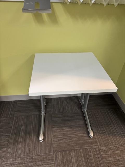 2' SQUARE TABLE