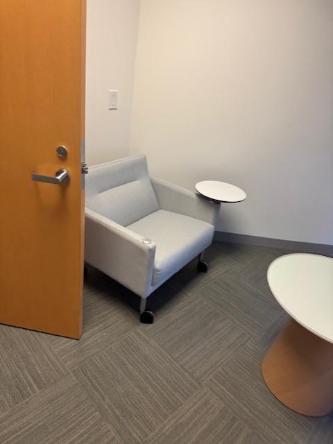 LIGHT GREY TABLET LOUNGE CHAIR