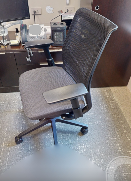 Task chair w/arms
