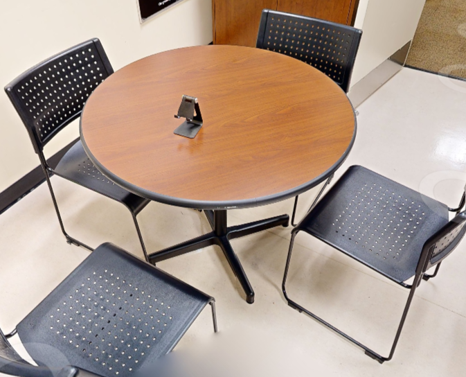 Round break table