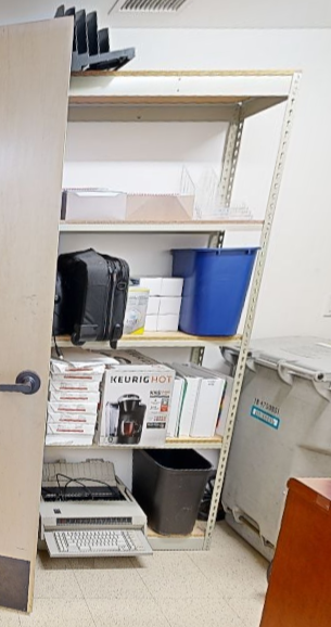 Wire shelving