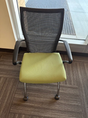GREEN/BLACK NESTING CHAIR 