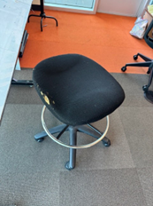 ARMLESS STOOL