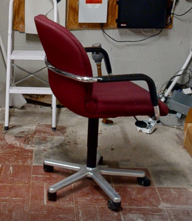 Red task chair w/ arms
