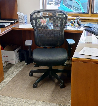 task chair - black