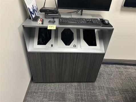 18" x 36" x 36" Garbage recepitcle 