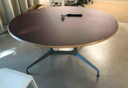 Burgundy round table (66") 