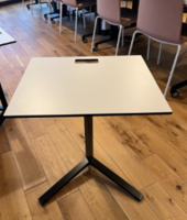 Foldable laptop table