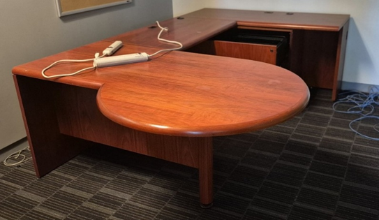 U-Shape Desk 