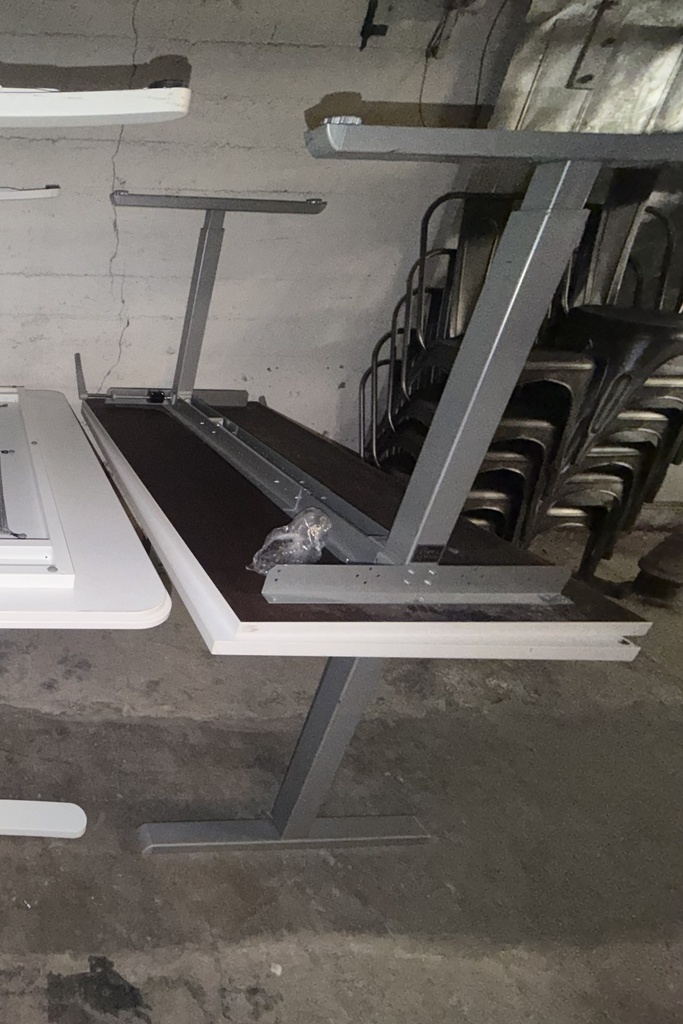 Manual Adjustable Height Standing Desks