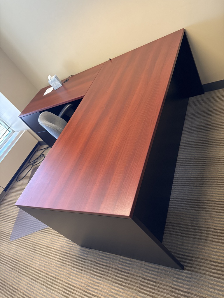 84x72x29 L SHAPED DESK