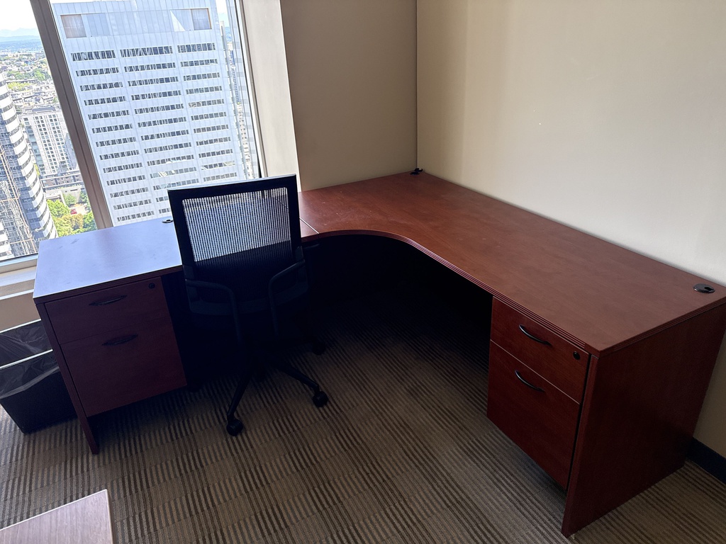 71x78x29 L SHAPE DESK