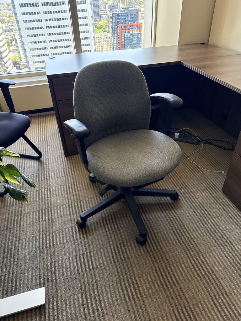 DESK CHAIR