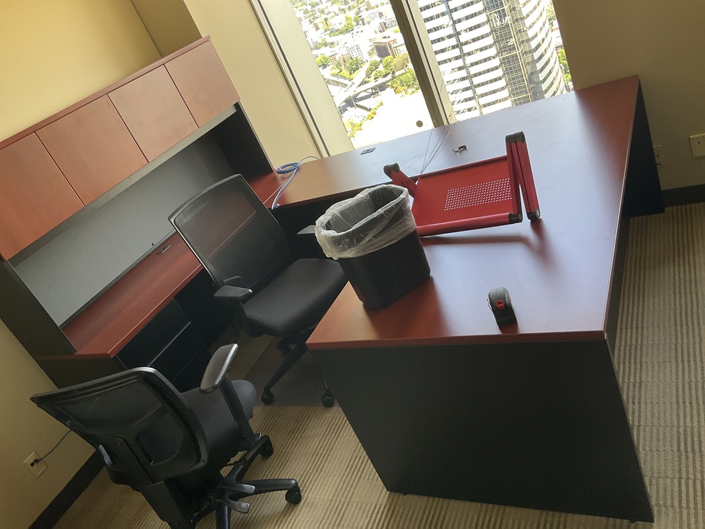 72x101x66 WORK STATION