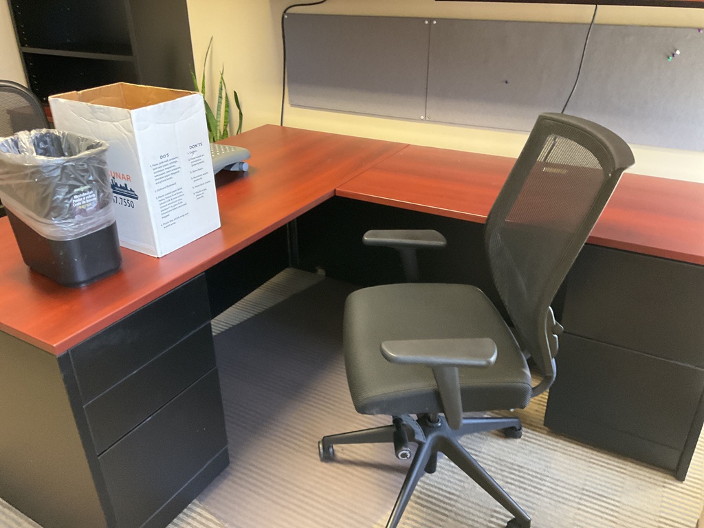 78x66x30 L SHAPED DESK