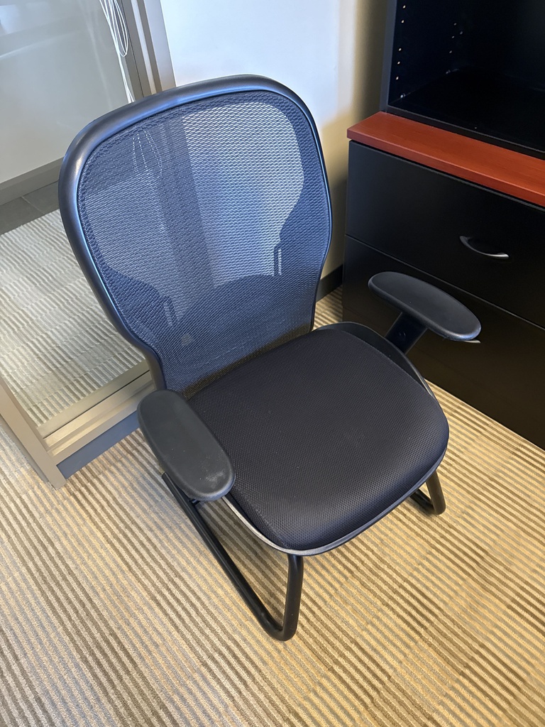 GUEST CHAIR