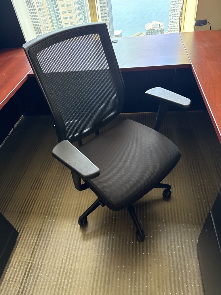 DESK CHAIR
