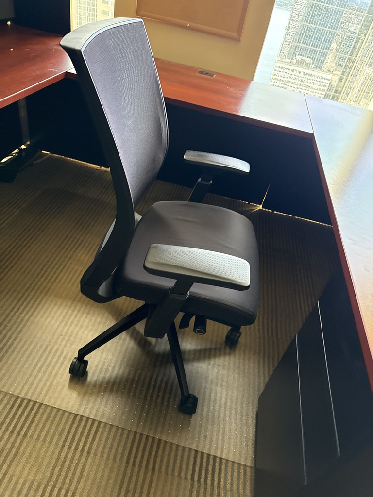 DESK CHAIR