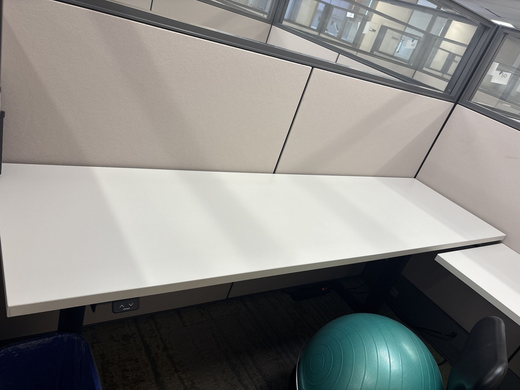 82x23 HEIGHT ADJUSTABLE TABLE