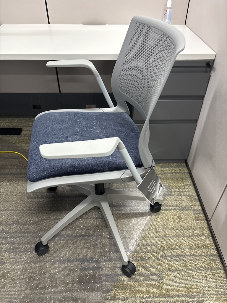 DESK CHAIR