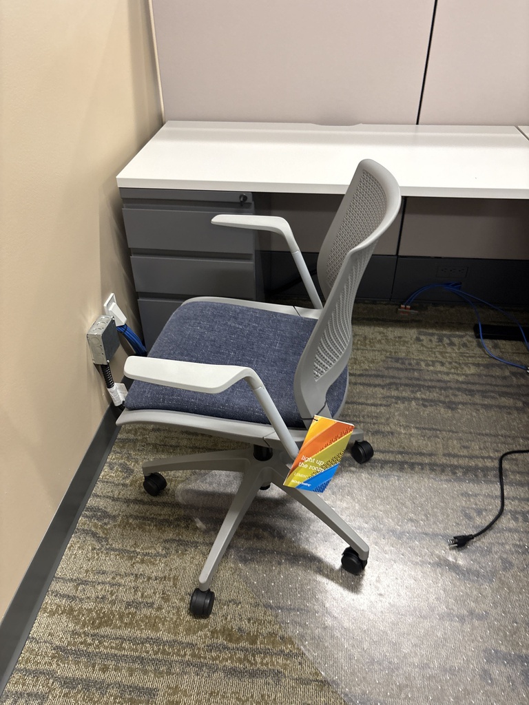 DESK CHAIR