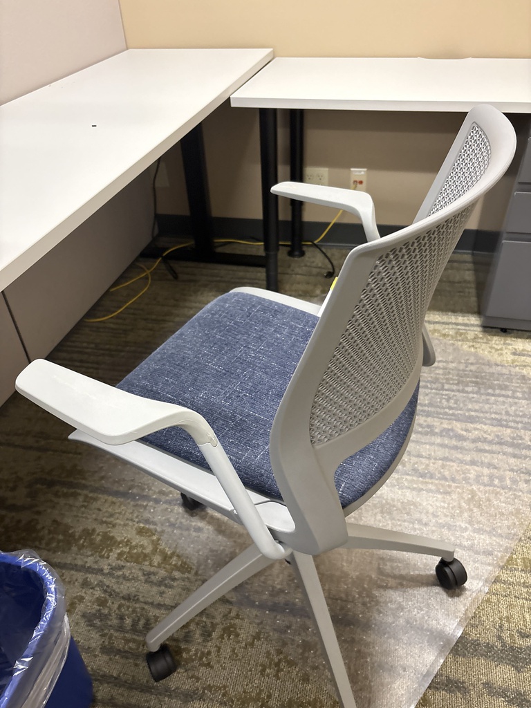 DESK CHAIR