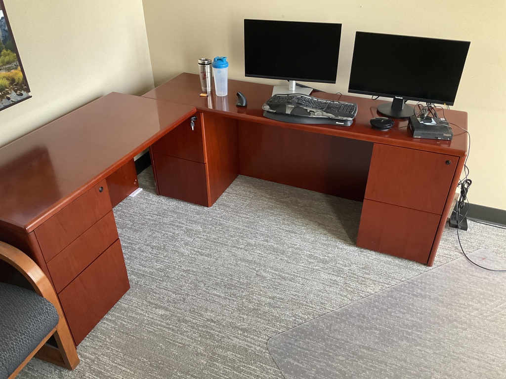 80x67x29 L SHAPED DESK