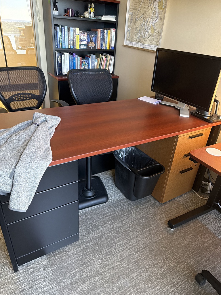 66x30x30 CREDENZA DESK
