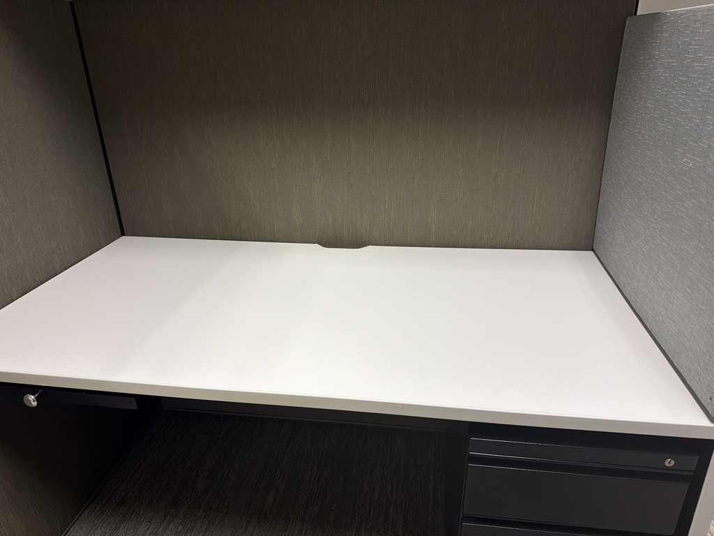 60x30 OFFICE CUBICLE DESK