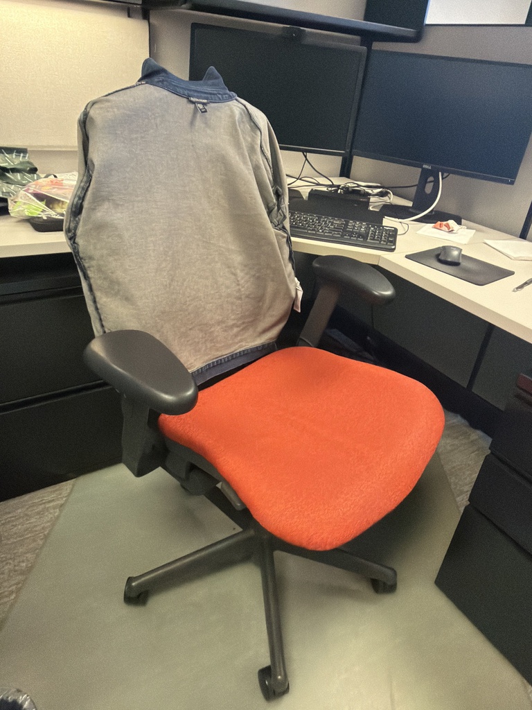 DESK CHAIR 