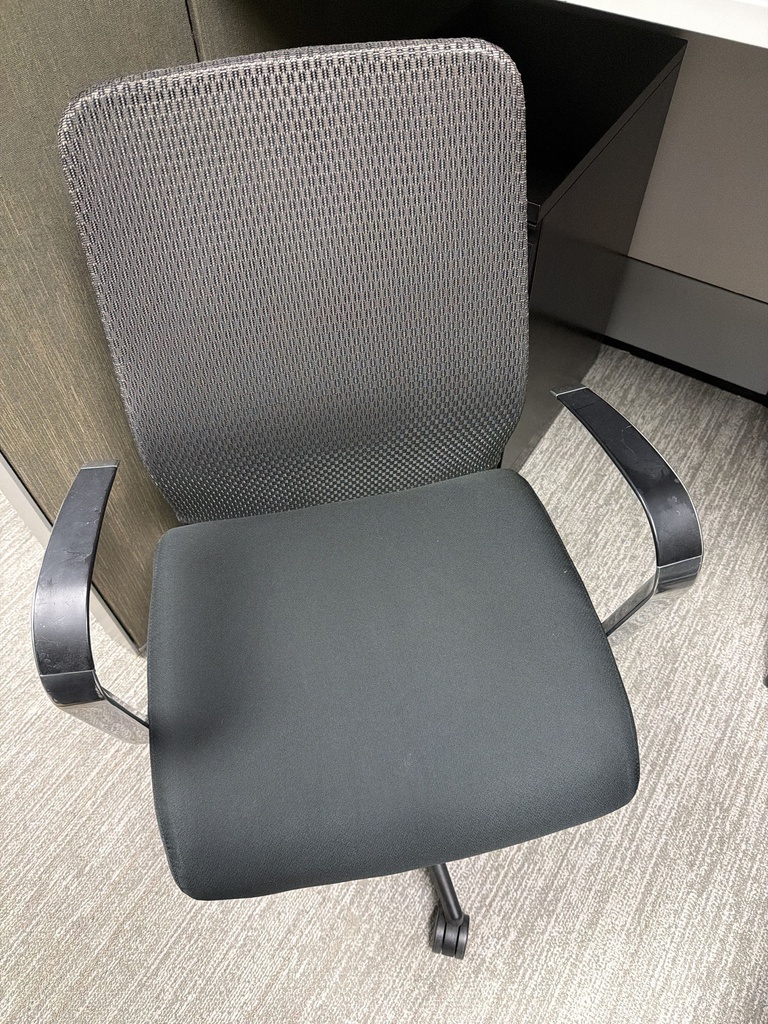DESK CHAIR