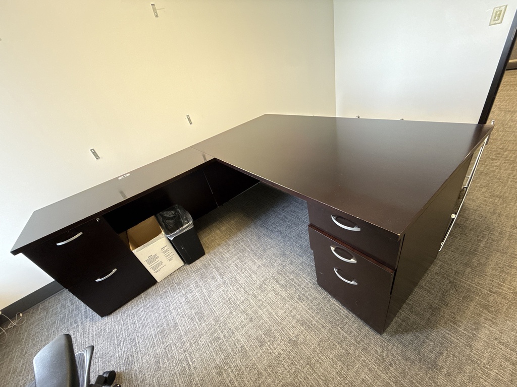 86X72X31 L-SHAPED DESK