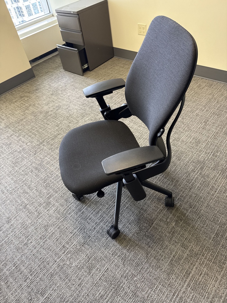 TASK CHAIR***
