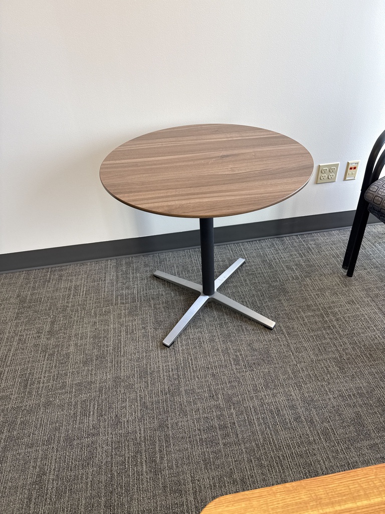 32X30 ROUND TABLE