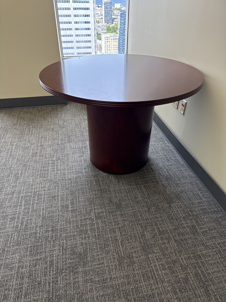 42X28 ROUND TABLE