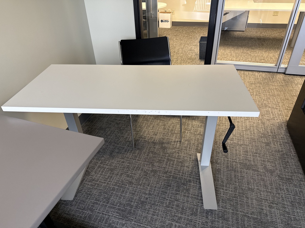 52X23 CRANK ADJUSTABLE DESK