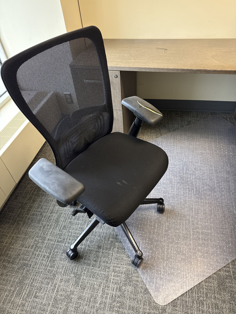 TASK CHAIR