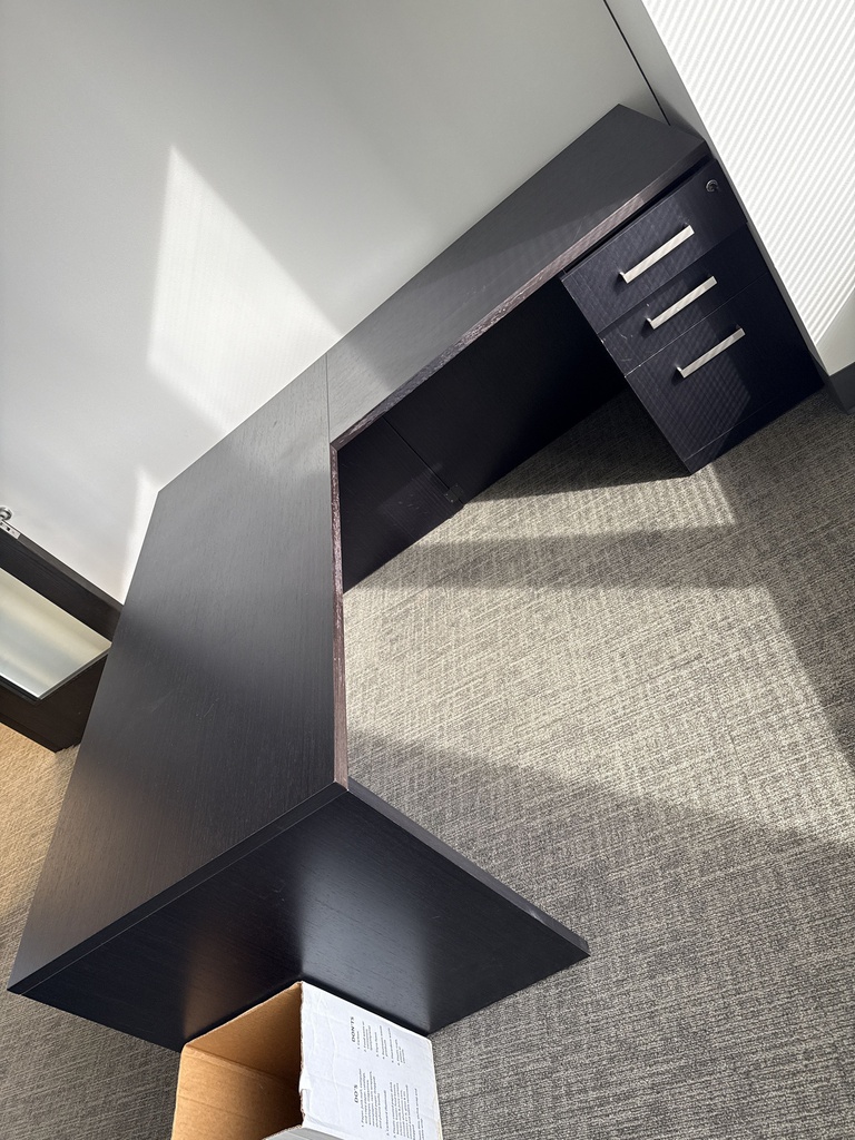 72X66X30 L-SHAPED DESK
