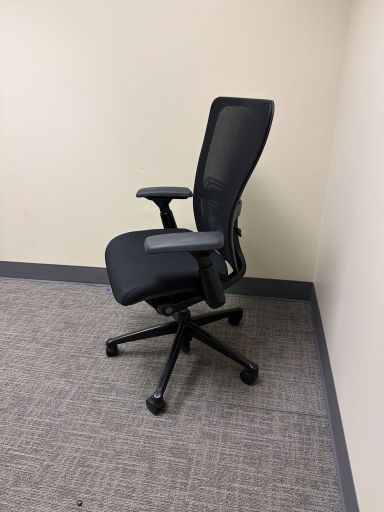 DESK CHAIR