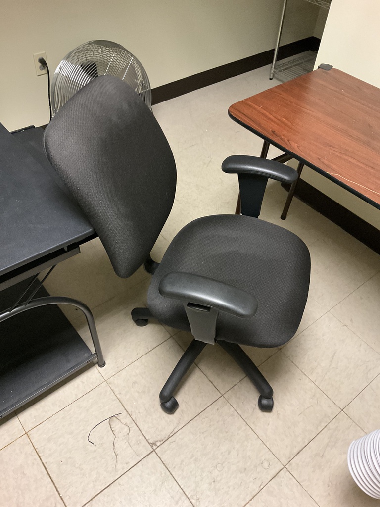 TASK CHAIR