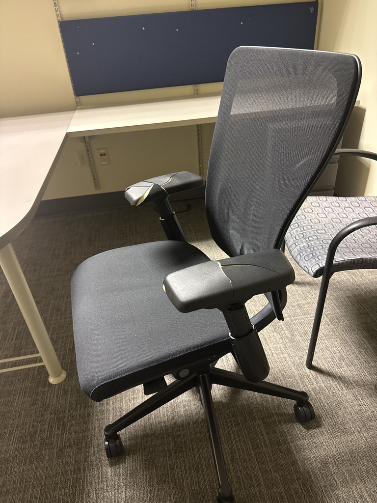 TASK CHAIR
