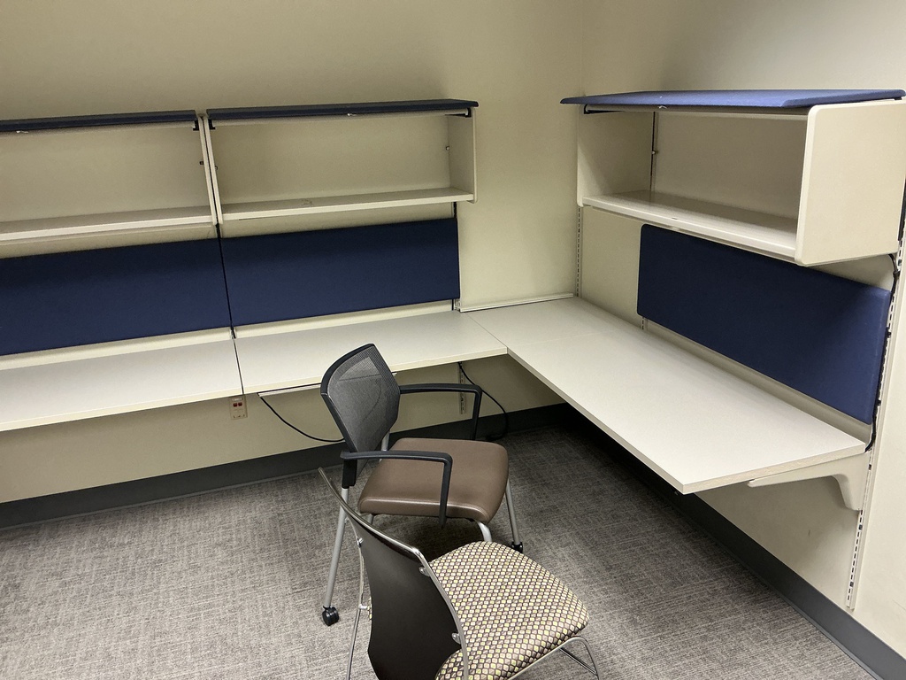 72 X 114 X 29 L-SHAPED WORKSURFACE