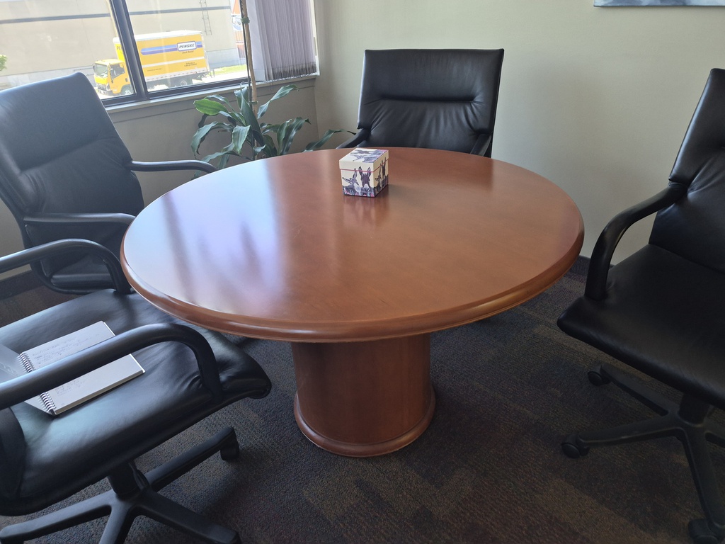 Round table, wood