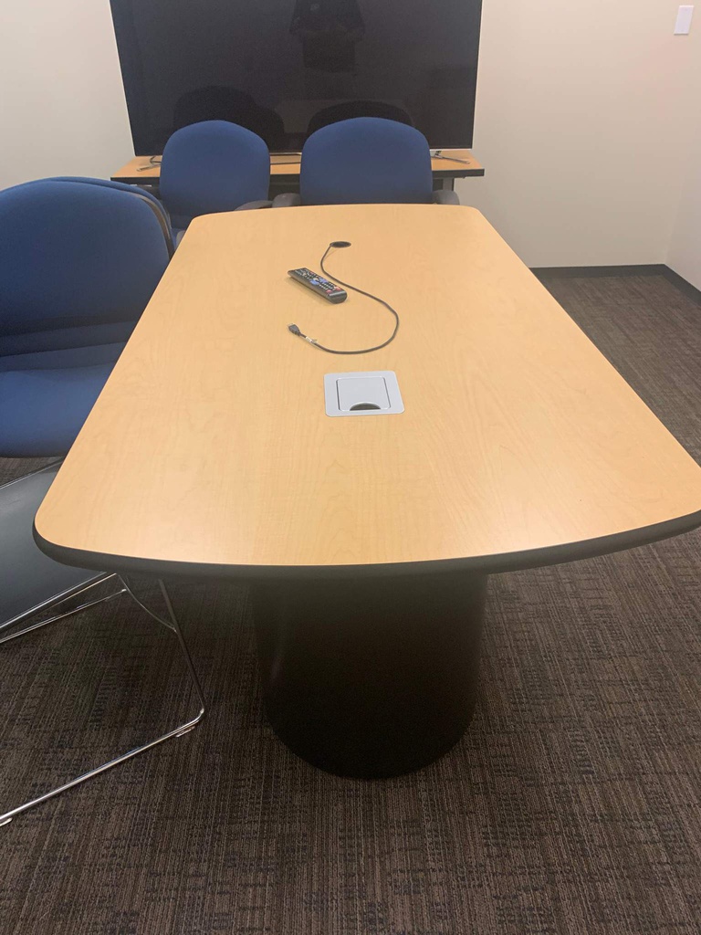Huddle Table