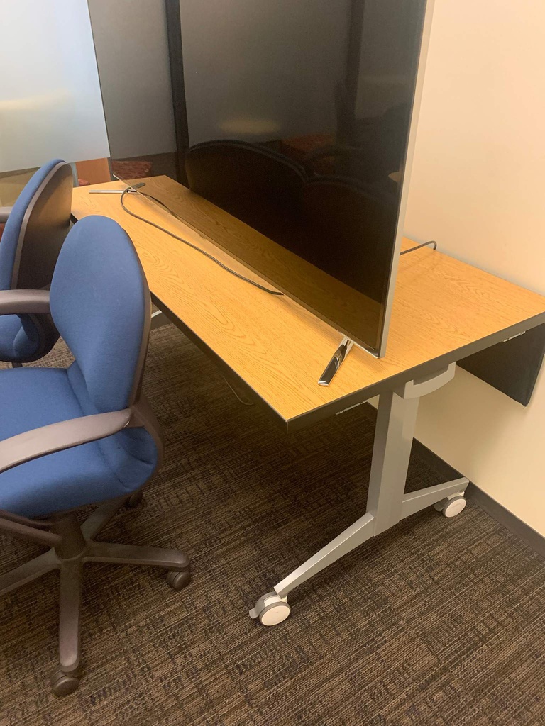 Rolling desk / table