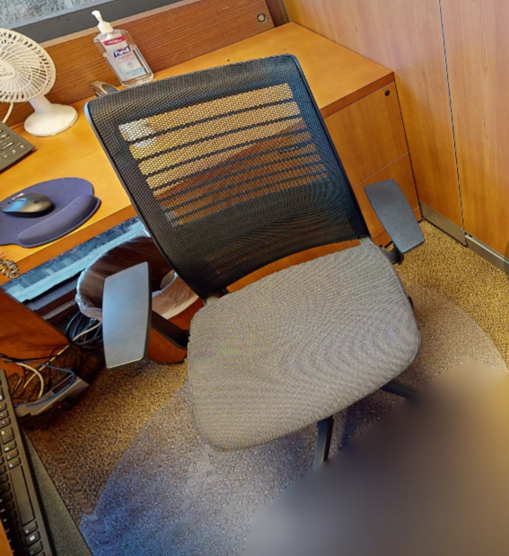 Task chair with arms